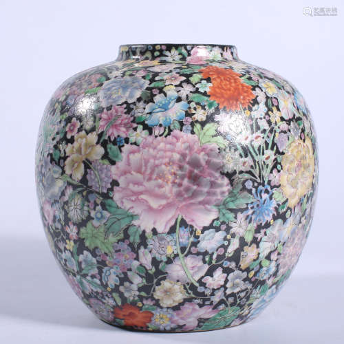 Qing Dynasty Qianlong pastel flower pattern jar
