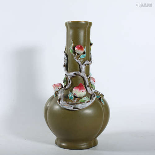 Qing Dynasty Qianlong tea powder glaze bottle