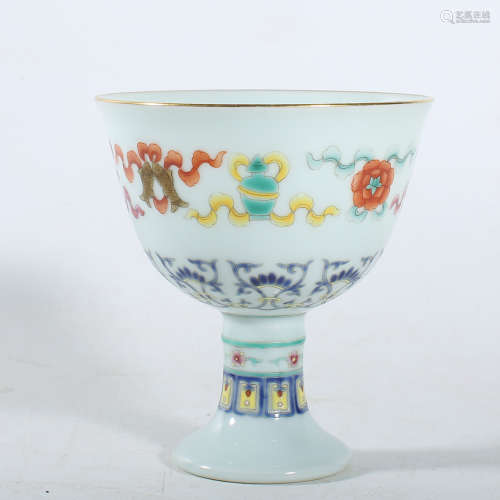 Yongzheng pink high foot cup in Qing Dynasty