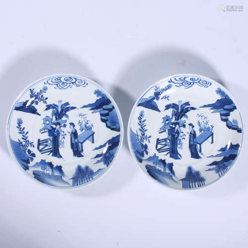 A pair of blue and white plates in Kangxi of Qing Dynasty