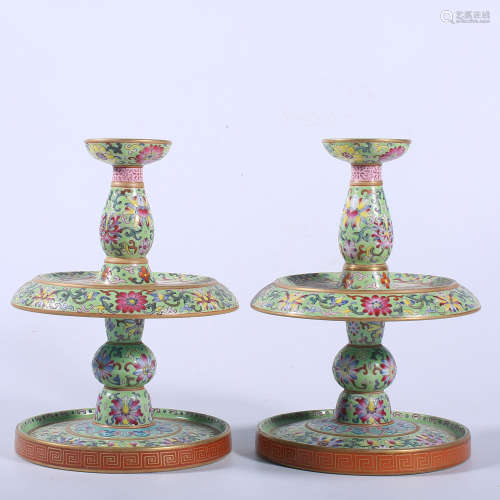 A pair of pastel candlesticks in Qianlong of Qing Dynasty