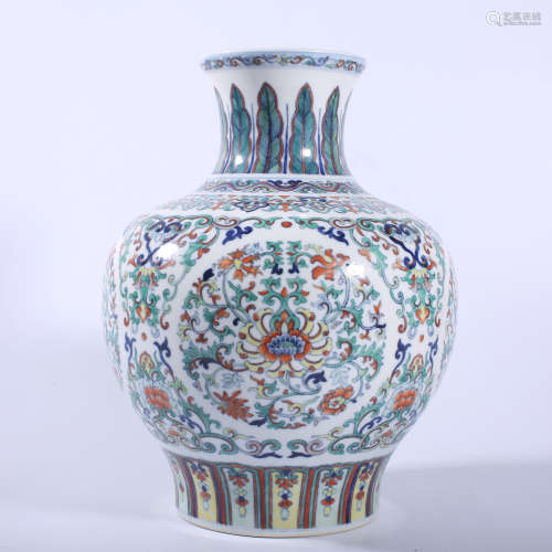 Qing Dynasty Qianlong pastel bottle