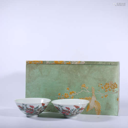 A pair of Daoguang pastel bowls in the Qing Dynasty