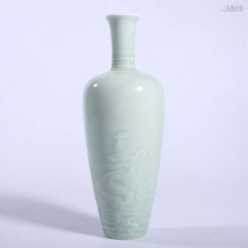 Qing Dynasty Kangxi blue glazed bottle