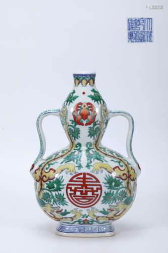 Wucai Dragon and Bat Double-Gourd Vase