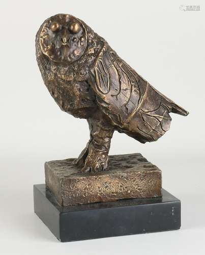 Bronze figure, Owl (after Picasso)