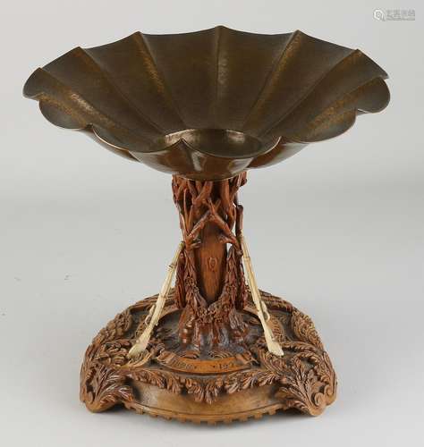 Black Forest table piece