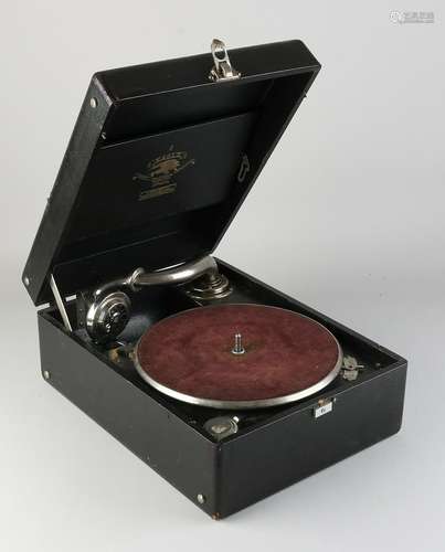 Suitcase gramophone