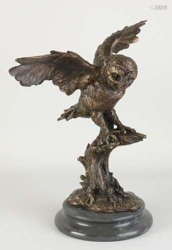 Bronze figure, Owl on tree trunk