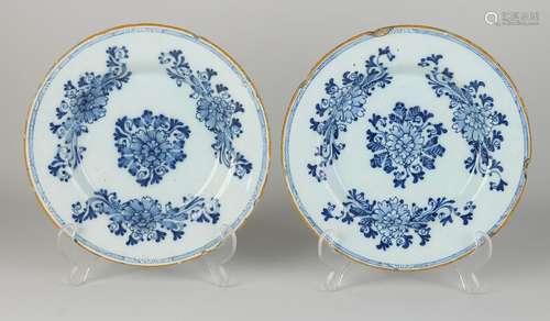 Two Delft plates Ã˜ 22.7 cm.