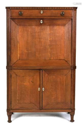 Oak secretary