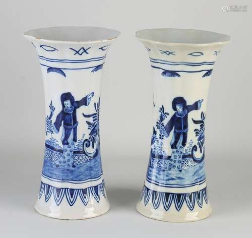 Two Delft vases, H 27 cm.