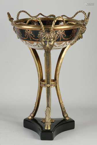 Table bowl with bronze