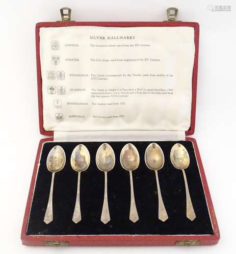 A cased set of Elizabeth II 