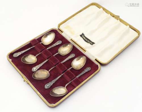 A set of six silver spoons. Hallmarked Birmingham 1904