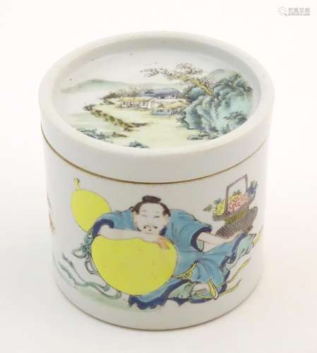 A Chinese pot and cover / caddy of cylindrical form,