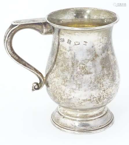 A silver mug / tankard hallmarking Birmingham 1973,