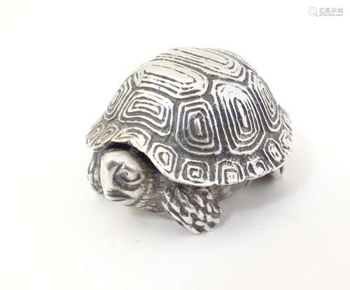 A novelty silver pill box modelled as a tortoise