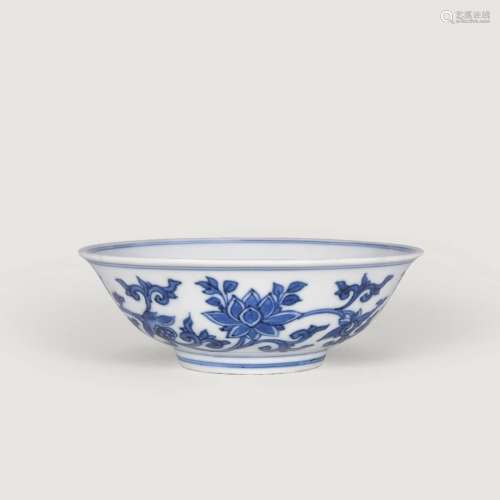 CHINESE PORCELAIN BLUE AND WHITE FIGURES AND FLOWER