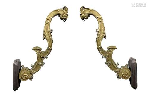 Pair of gold-coated candleholder arms gold.