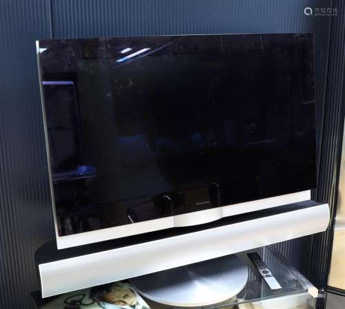 A Beovision 7, type 931 HD DVD BeoLab 7.1Bang and Olufsen.