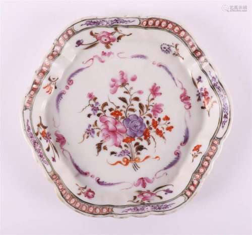 A porcelain outlined pattipan, China 18th century.