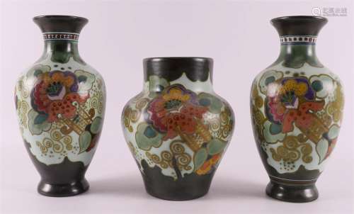 A pair of baluster-shaped earthenware vases, ca. 1910.