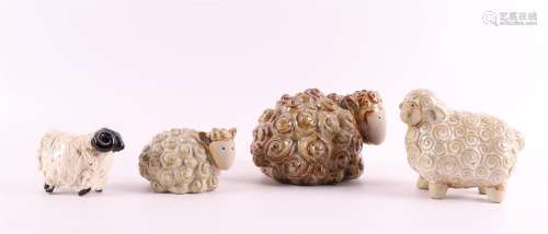 A lot of porcelain sheep, modern/contemporary.