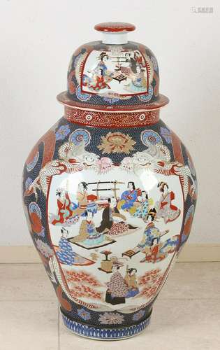 Very large Japanese Imari vase, H 86 cm.