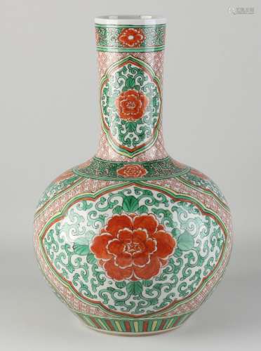 Chinese Wucai vase, H 39