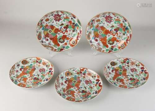 Five 18th century Chinese plates Ã˜ 20 - 22 cm.