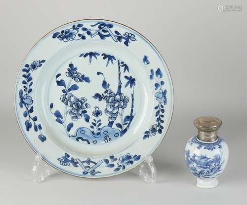 Two parts 18th century Chinese porcelain