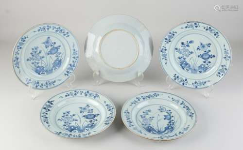 Five Chinese plates Ã˜ 22.7 cm.