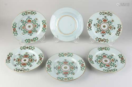 Six 18th century Family Verte plates Ã˜ 22 cm.