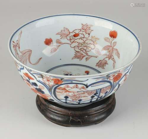 Japanese Imari bowl on pedestal