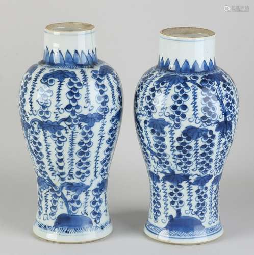 Two 18th century Chinese vases, H 23 cm.