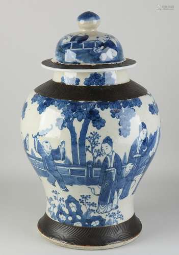 Chinese Cantonese vase, H 45 cm.