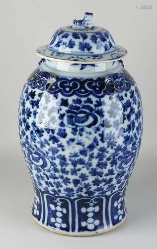 Chinese lidded vase