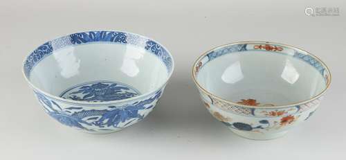 Two Chinese bowls