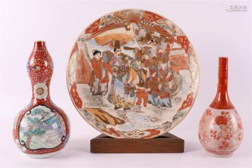 A lot of Japanese porcelain including gourd vase, Japan, Mei...