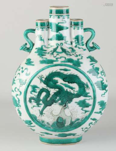 Chinese dragon vase