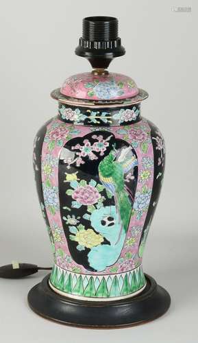 Table lamp made of Chinese vase