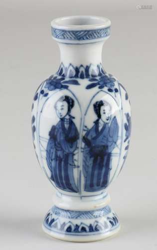 Small Kang Xi vase, H 10 cm.