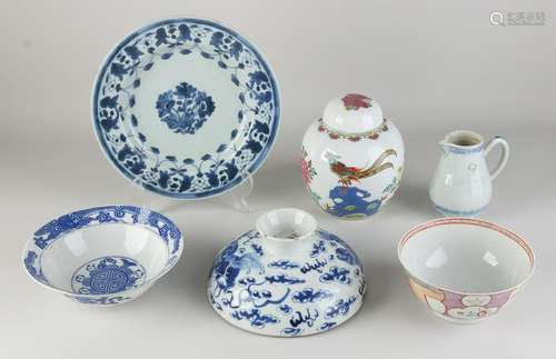 Six pieces of antique Chinese porcelain