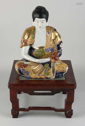 Japanese Satsuma Buddha + hocker