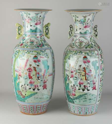 Two large Chinese vases