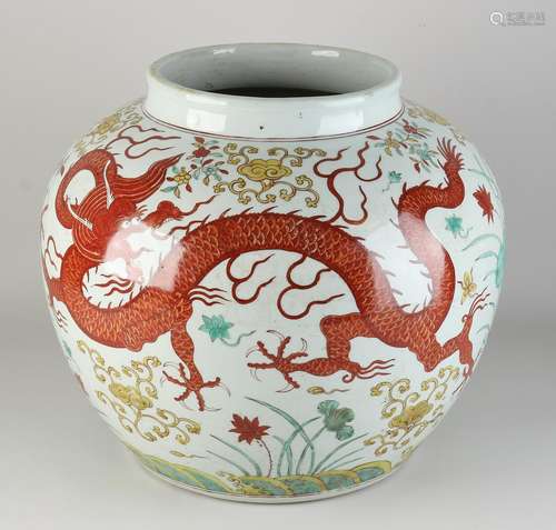 Large Chinese dragon vase Ã˜ 37 cm.