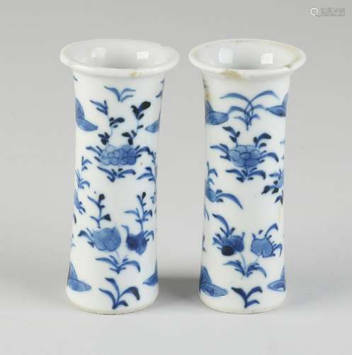 Two Chinese vases