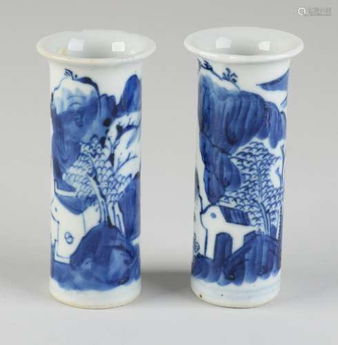 Two Chinese vases