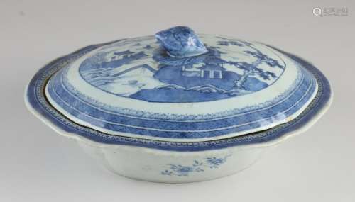 18th Century Chinese Covering Dish